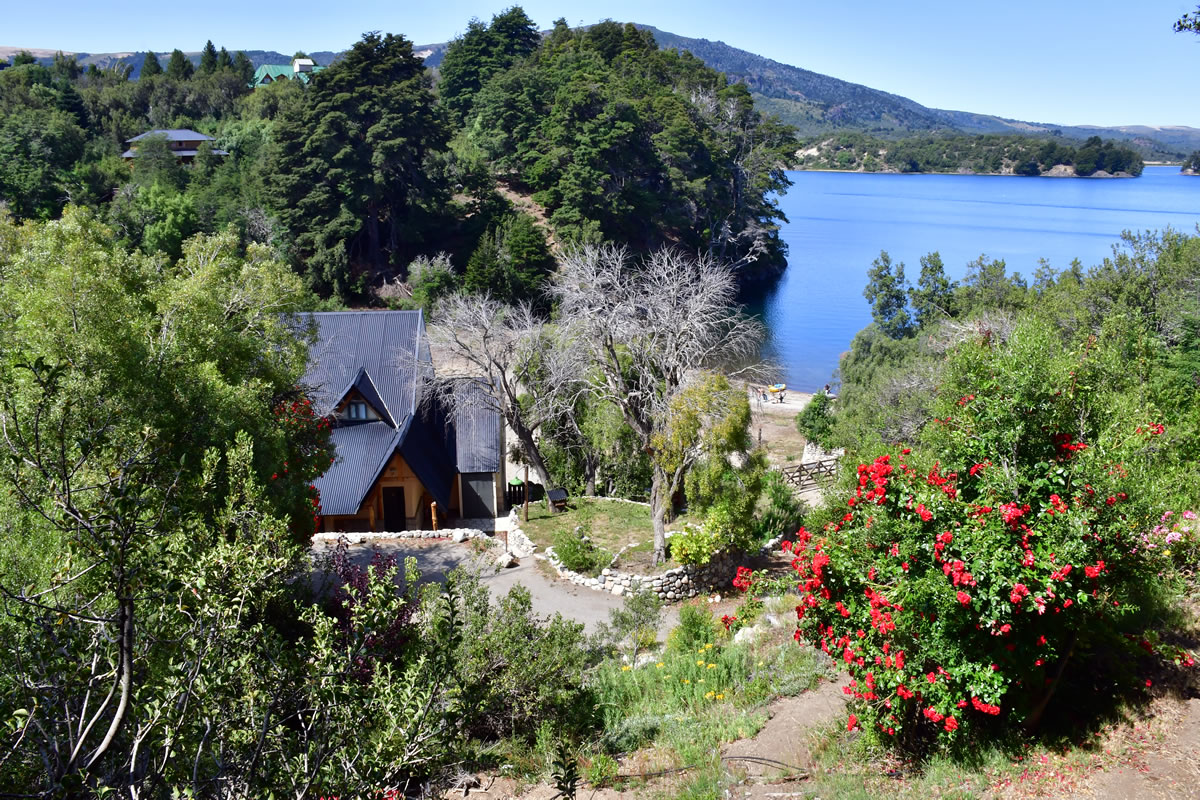 Bahía Rosedal - Apart Hotel de Montaña | Villa Pehuenia - Patagonia - Argentina